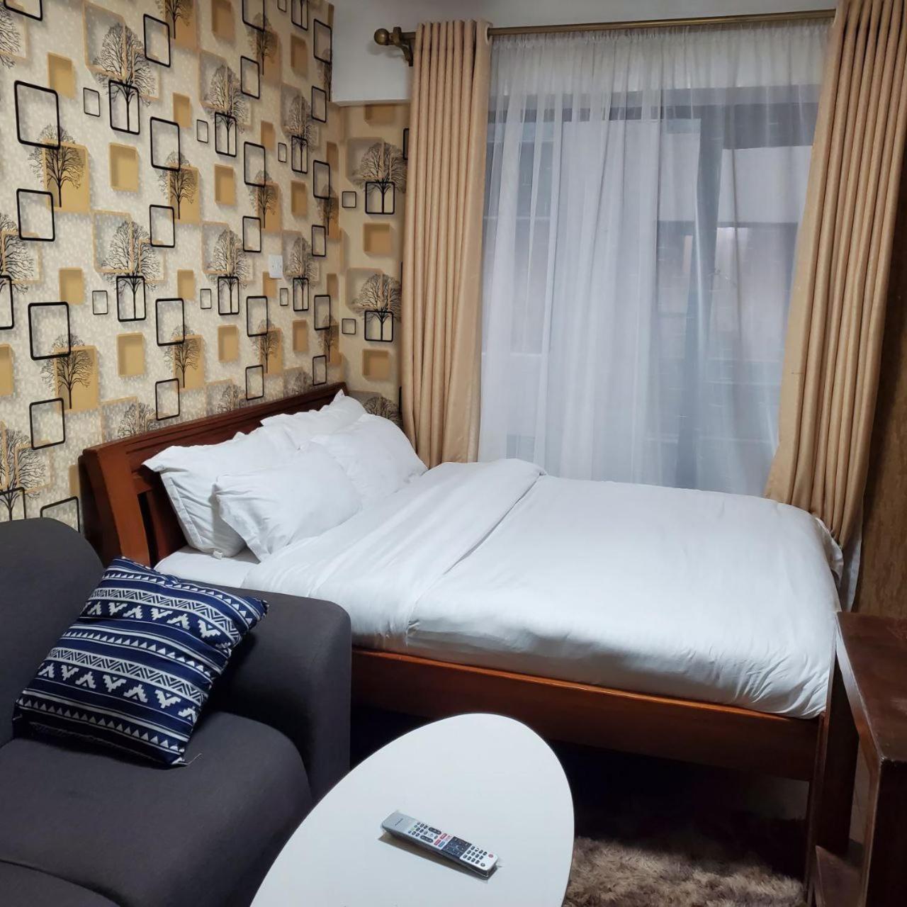 ナイロビLovely & Cozy Compact Studio Near Airport With Rooftop Viewアパートメント エクステリア 写真