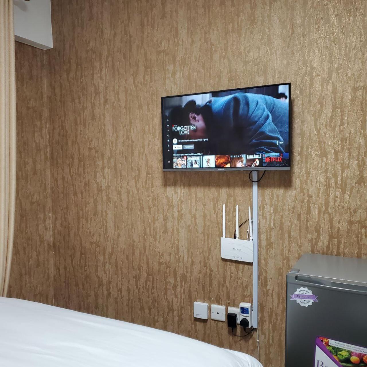 ナイロビLovely & Cozy Compact Studio Near Airport With Rooftop Viewアパートメント エクステリア 写真