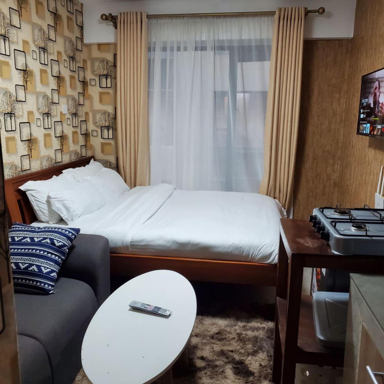 ナイロビLovely & Cozy Compact Studio Near Airport With Rooftop Viewアパートメント エクステリア 写真