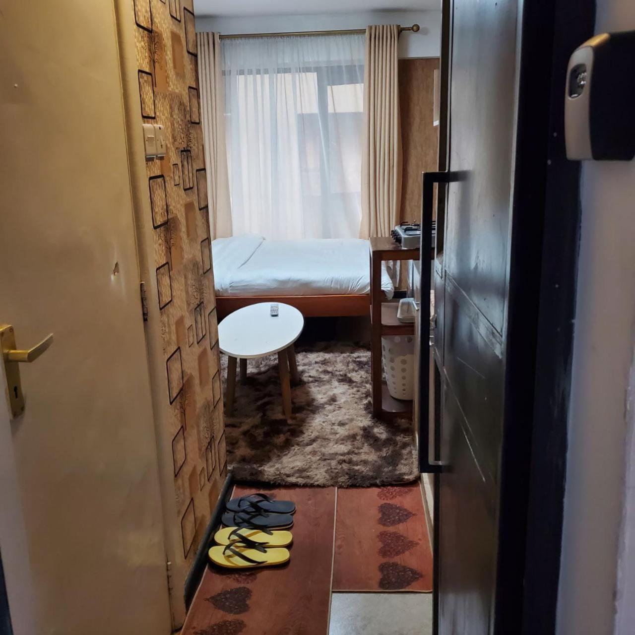 ナイロビLovely & Cozy Compact Studio Near Airport With Rooftop Viewアパートメント エクステリア 写真